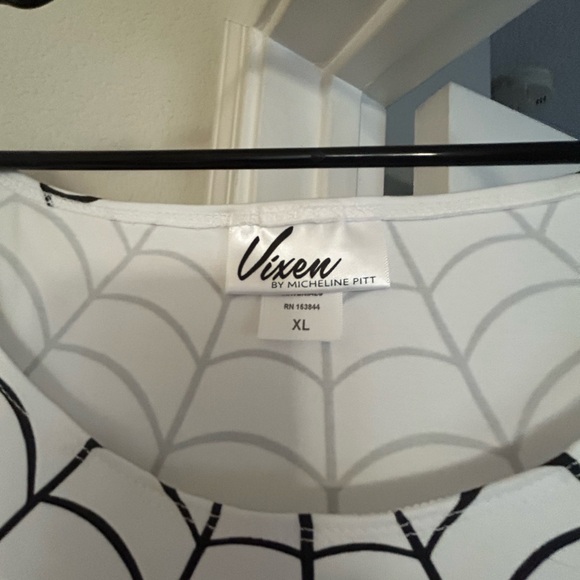 Vixen by Micheline Pitt White Spiderweb Short Sleeve Tee - Picture 3 of 3